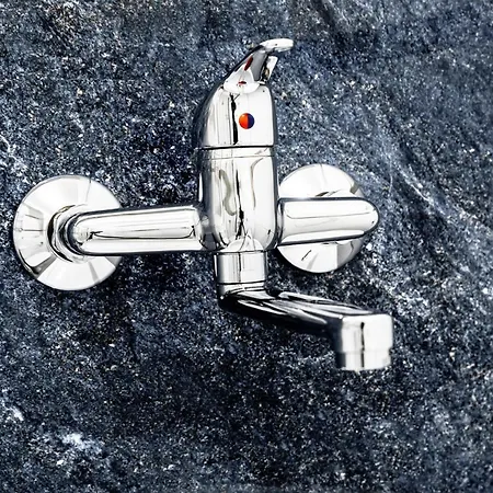 Magnetic Nowogrodzka A *