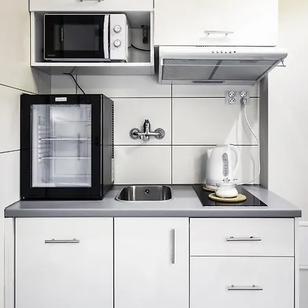 Magnetic Nowogrodzka A *